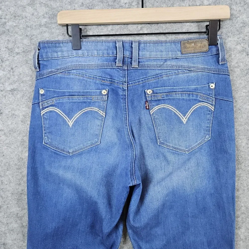 Levi Strauss Flatters & Flaunts Women's Skinny Leg 29x32 ACTUAL 30x30 Blue Jeans